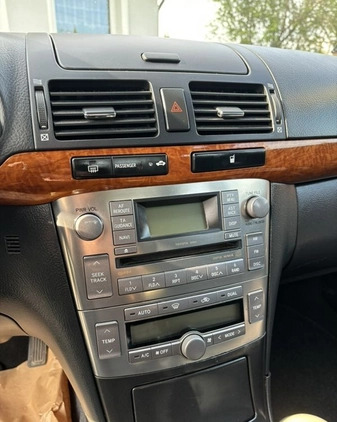 Toyota Avensis cena 18600 przebieg: 187000, rok produkcji 2007 z Sanok małe 37
